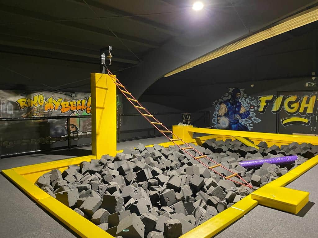 trampoline park venlo battle beam area